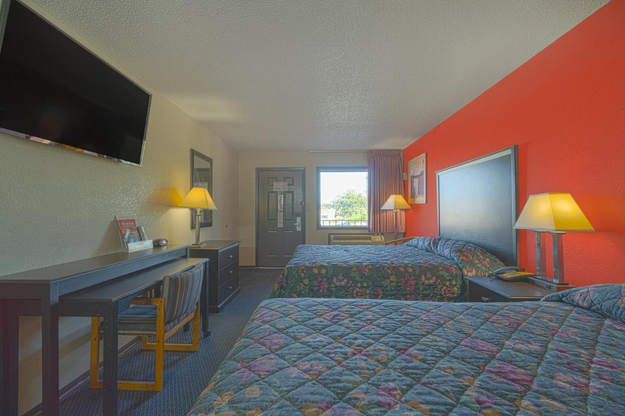 Regency Inn & Suites By Oyo Bay City Tx Exterior photo