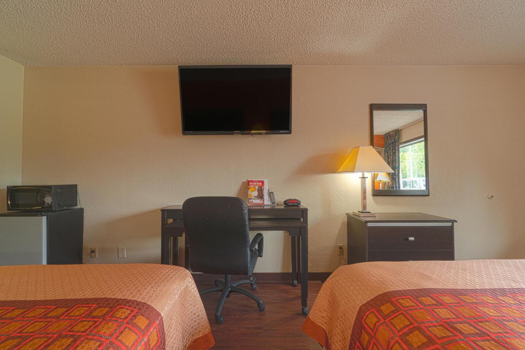 Regency Inn & Suites By Oyo Bay City Tx Exterior photo